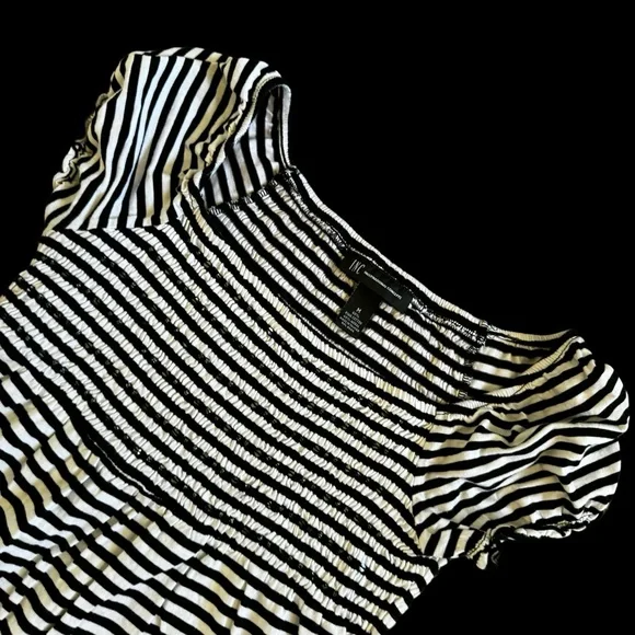 Black-White Stripe Babydoll Blouse Sz M - Picture 10 of 12